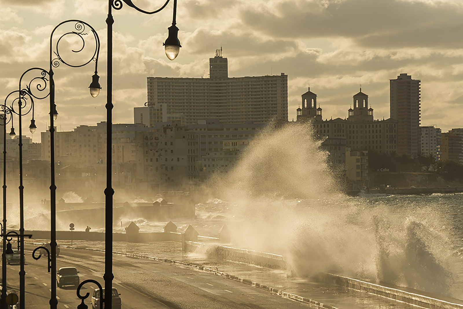 home The sea and Havana, an endless conversation